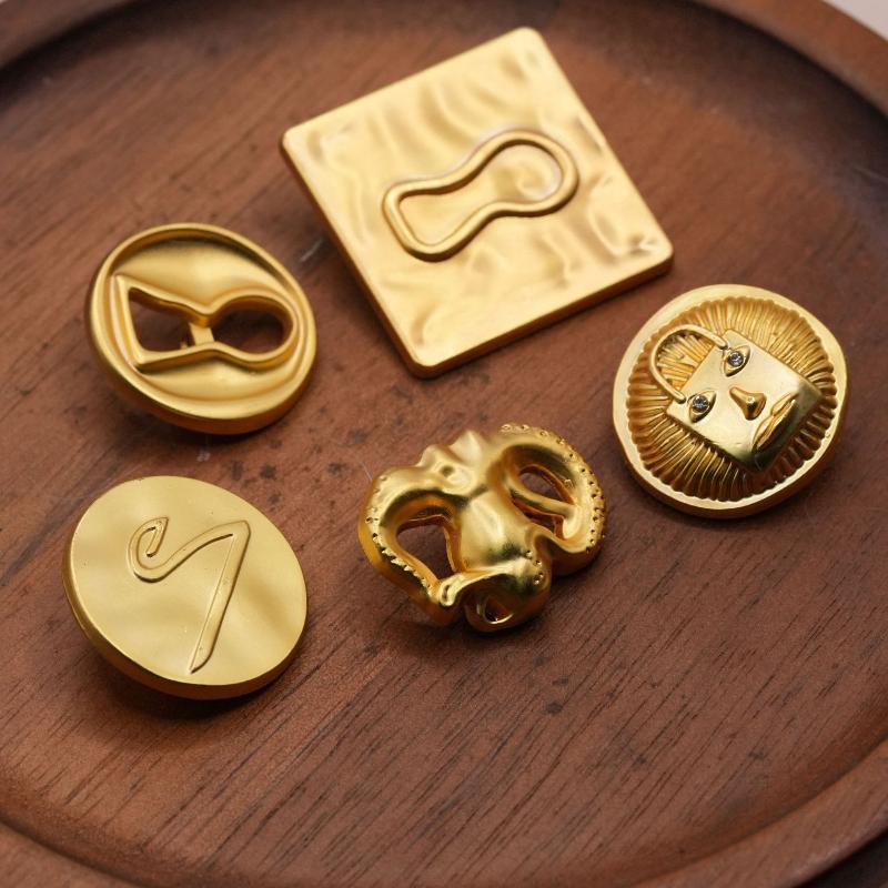 Vintage Metal Button Heart Sha - Craft Embellishments recension och pris