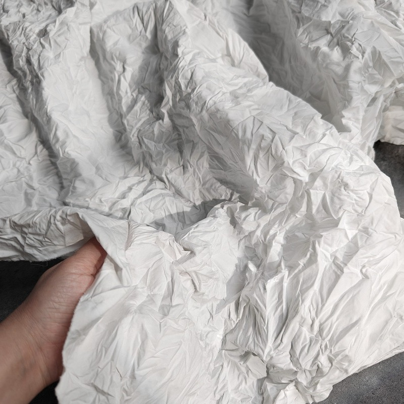 White Irregular Pleated Natura - Crystal Mesh Fabric recension och pris