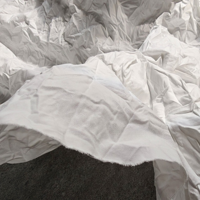 White Irregular Pleated Natura - Crystal Mesh Fabric recension och pris